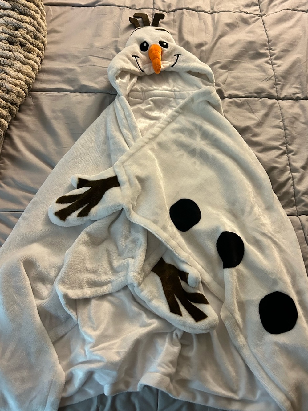 Disney Olaf White Hooded Kids Blanket with Orange Nose and Black Accents